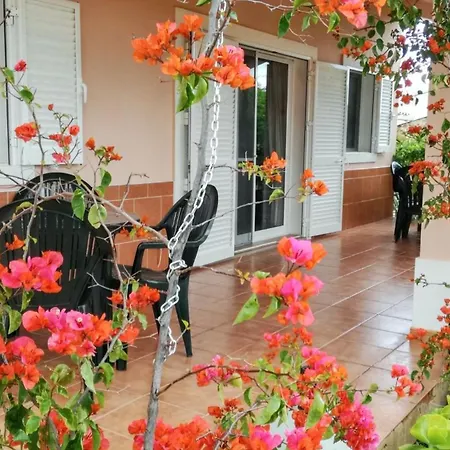 Charming House In With Pool *