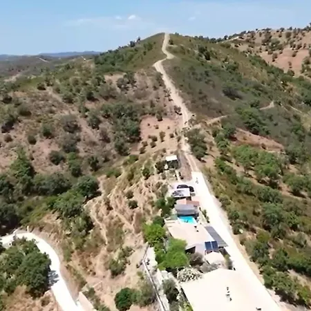 Vakantiehuis Charming House In With Pool *