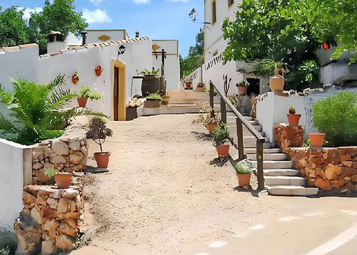 Charming House In With Pool *