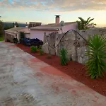 Charming House In With Pool Dom wakacyjny