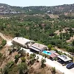 Charming House In With Pool Dom wakacyjny Alte