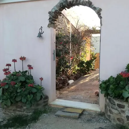 Charming House In With Pool Semesterbostad *